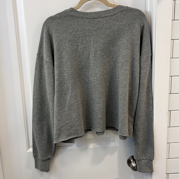 Women's SmileyWorld Love Above All Graphic Sweatshirt Gray M Smiley Company NWT - Picture 12 of 13